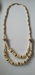 Náhrdelník v barvě slonovinové kosti